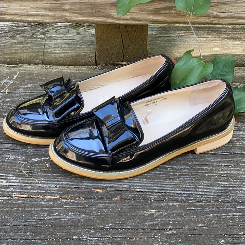Black Patent Leather - Bowed Oxford Shoes.